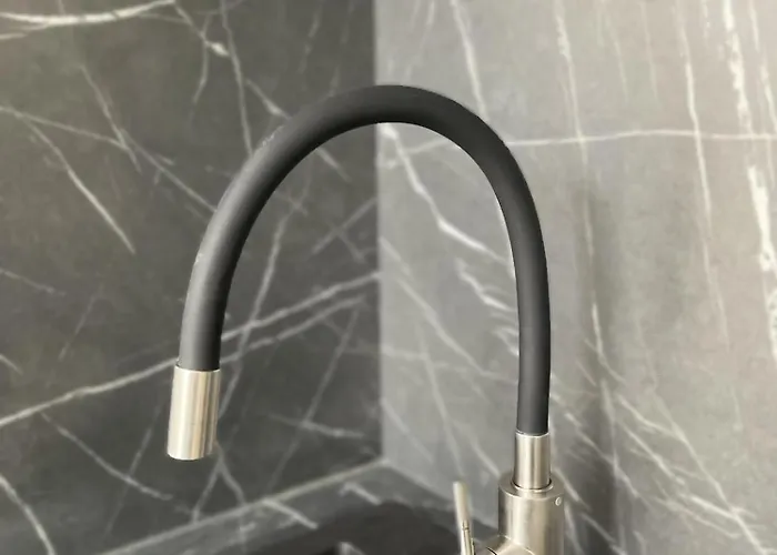 Airport-bus - 13 North - 6 * Tallinn